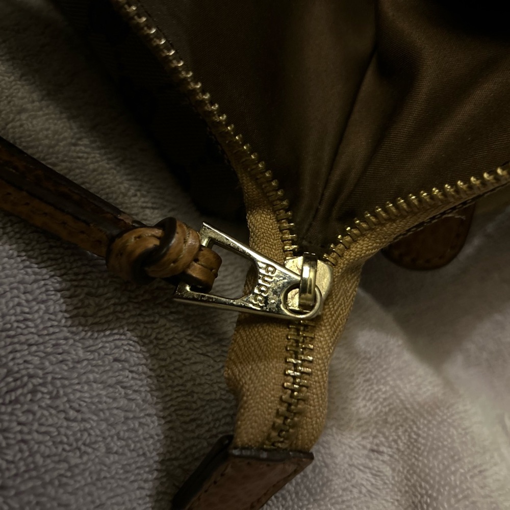 Gorgeous - Picture 3 of 6